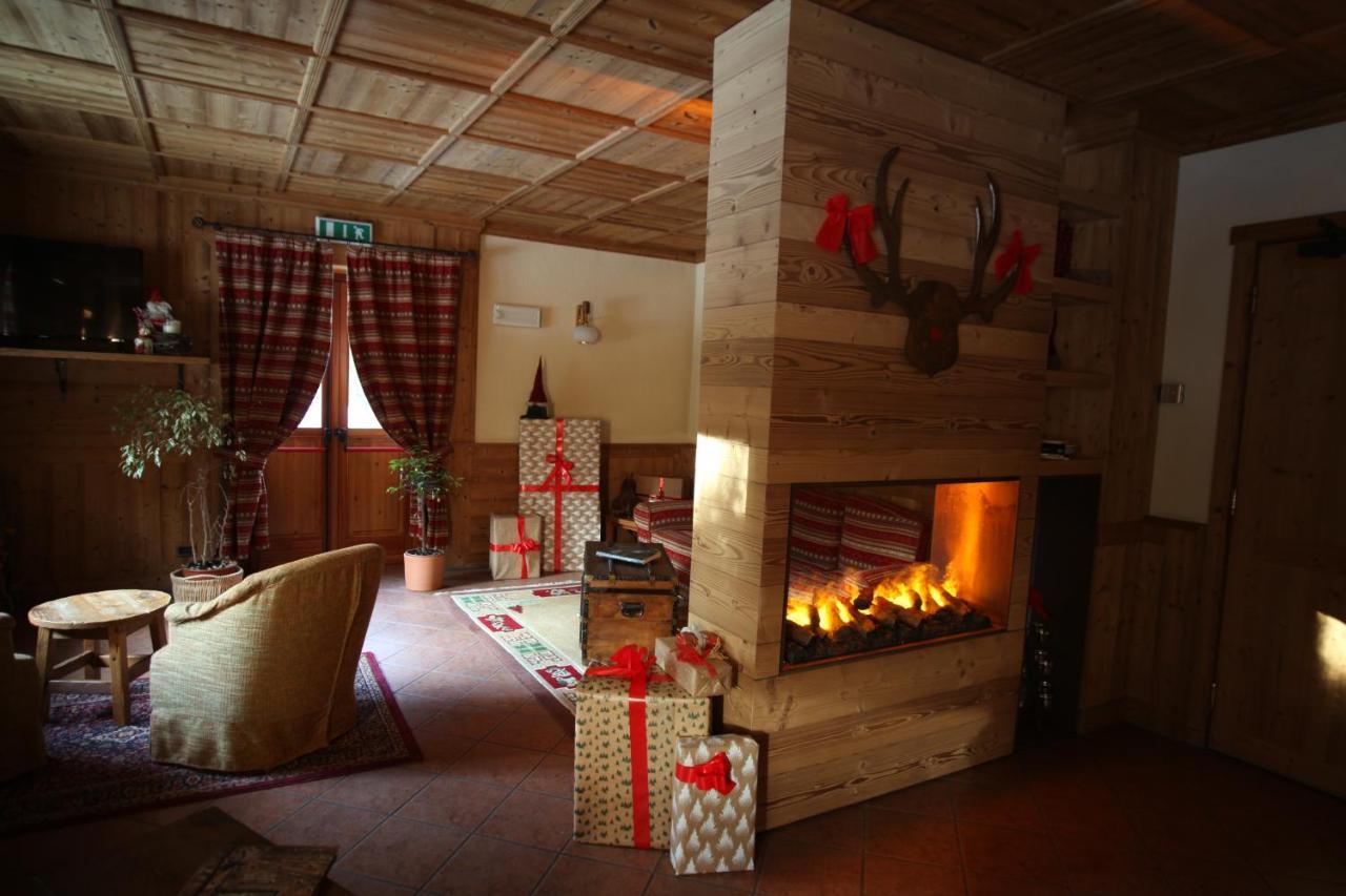 Hotel Petit Tournalin Champoluc Eksteriør bilde